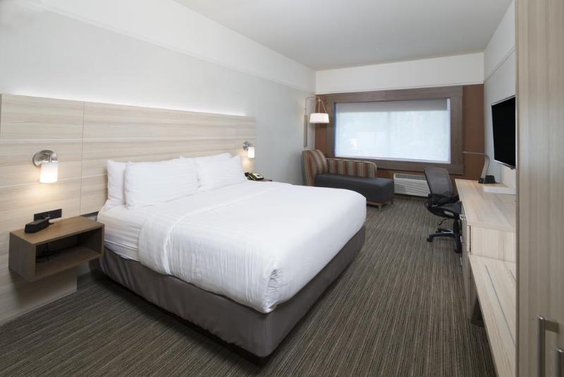 Holiday Inn Express & Suites La Porte by IHG photo 13