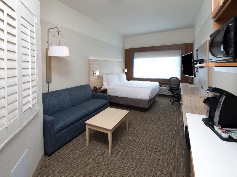 Holiday Inn Express & Suites La Porte by IHG image