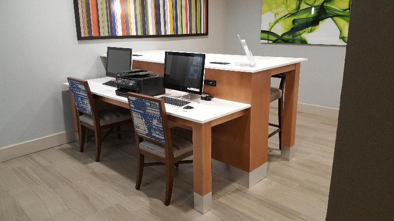 Holiday Inn Express & Suites Pearland By IHG image