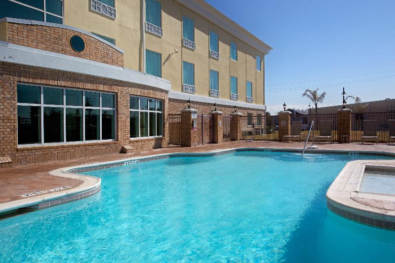 Holiday Inn Express & Suites Pearland By IHG image