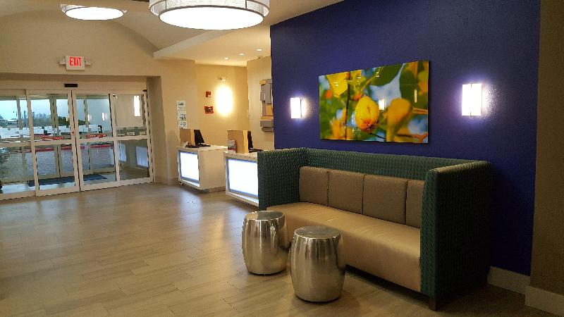 Holiday Inn Express & Suites Pearland By IHG image