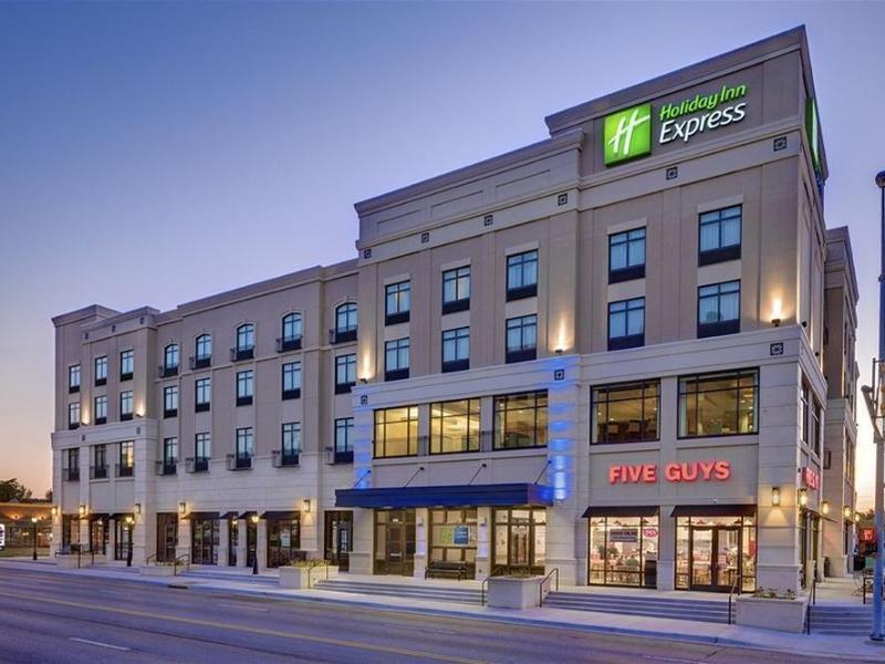 Holiday Inn Express and Suites Kansas City KU Medi