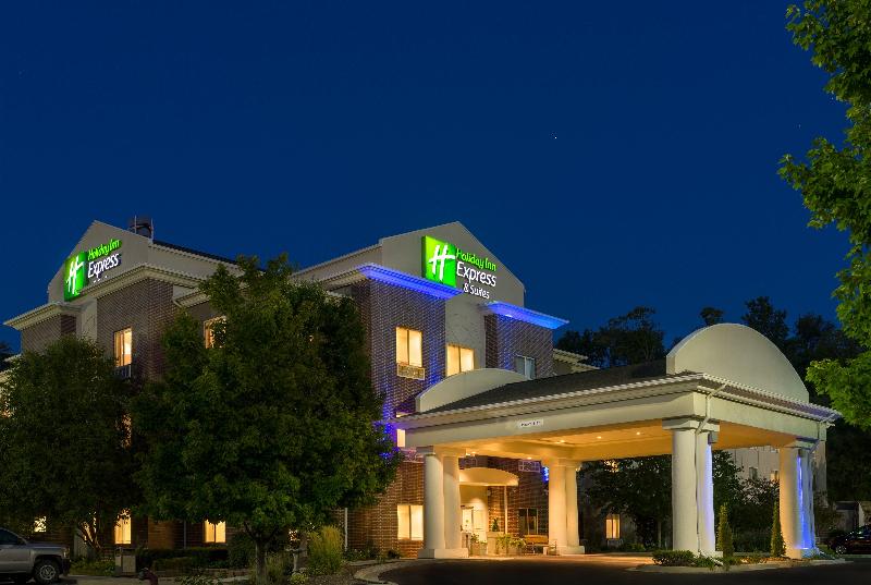 Holiday Inn Express and Suites Independence Kansas