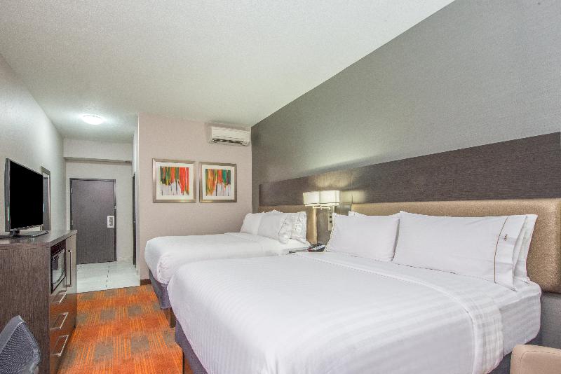 Holiday Inn Express and Suites Shawnee Kansas City photo 11