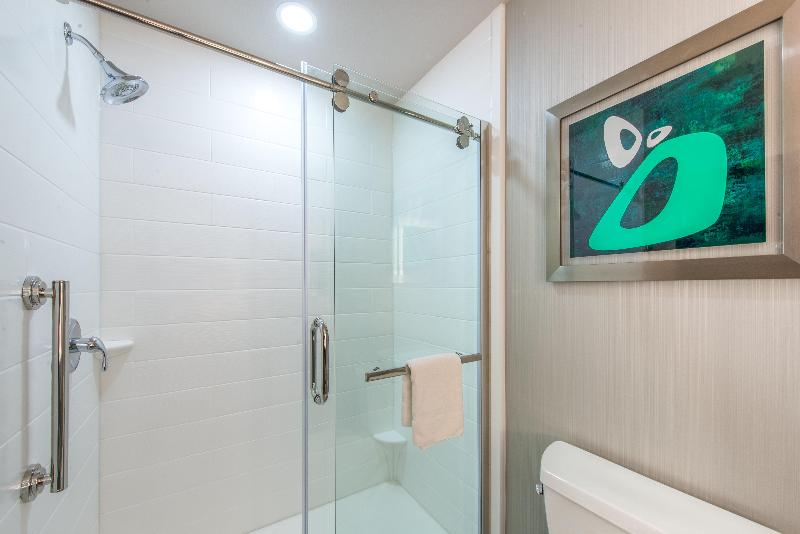 Holiday Inn Express and Suites Shawnee Kansas City photo 13