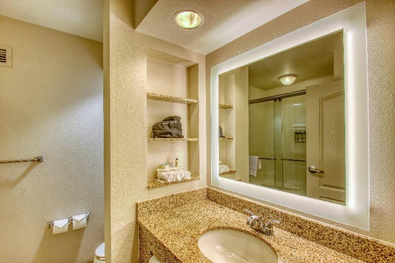 Holiday Inn Express & Suites Milwaukee Airport IHG photo 17