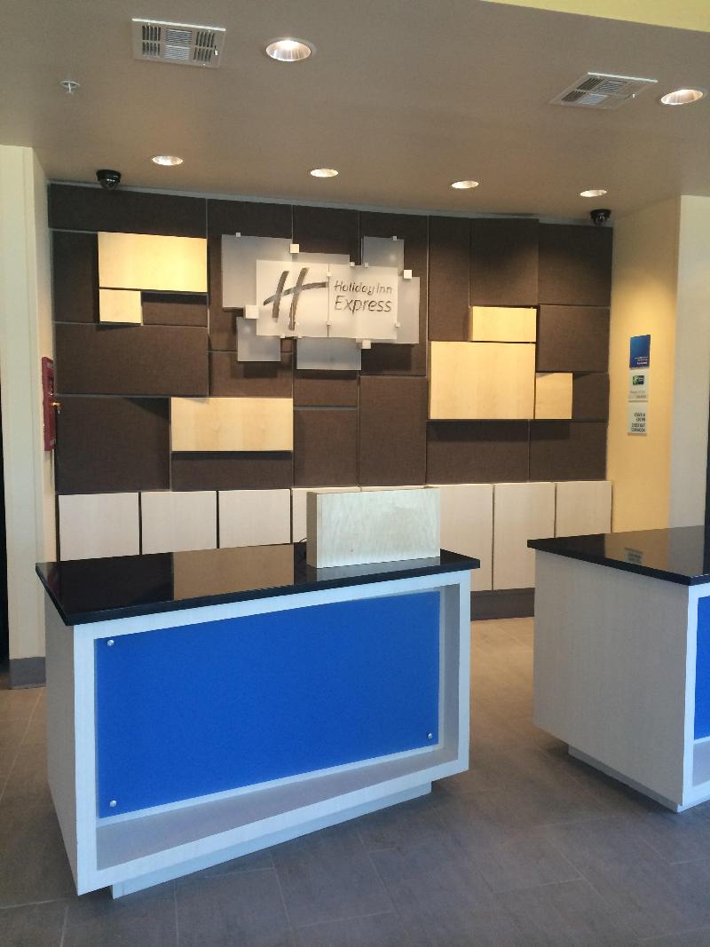 Holiday Inn Express and Suites Tahlequah image