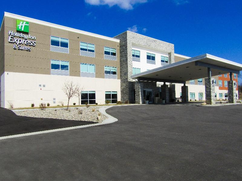 Holiday Inn Express & Suites Coldwater By IHG image