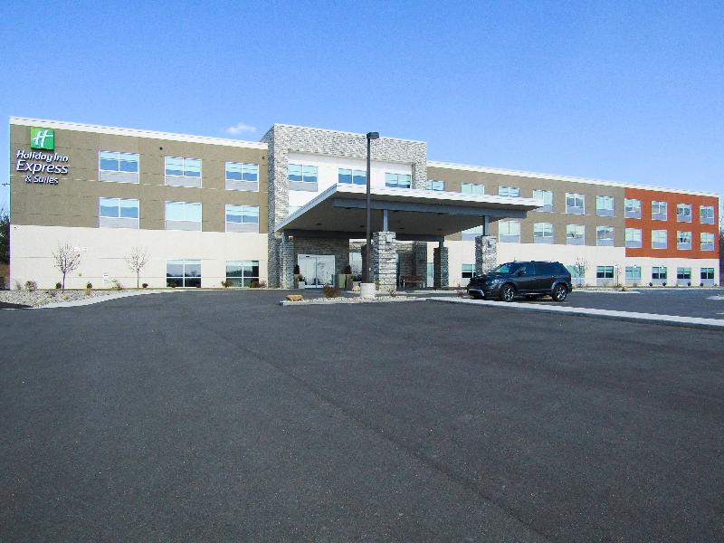 Holiday Inn Express & Suites Coldwater By IHG image