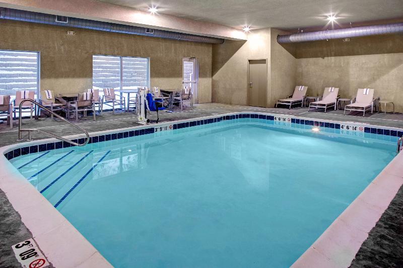 Holiday Inn Express & Suites Coldwater By IHG image