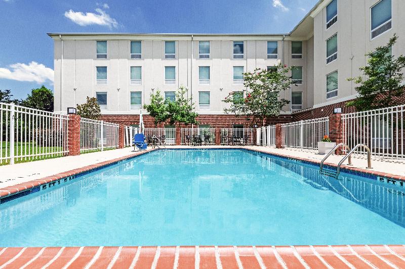 Holiday Inn Express and Suites Baton Rouge East