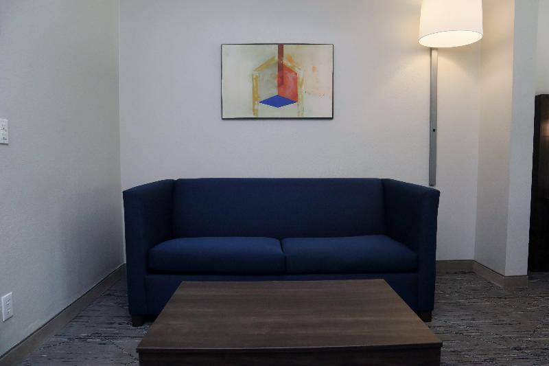 Holiday Inn Express and Suites Baton Rouge North image