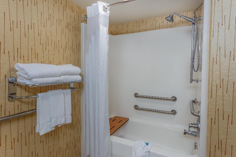 Holiday Inn Express and Suites Bowling Green photo 10