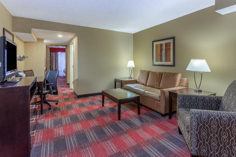 Holiday Inn Express and Suites Bowling Green