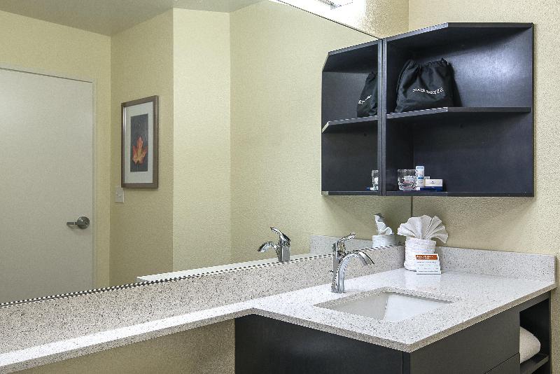 Candlewood Suites Bloomington photo 10