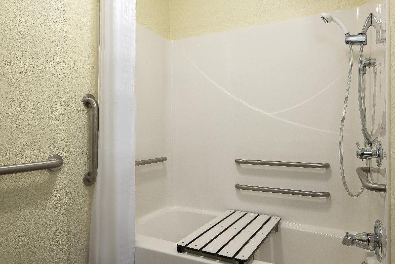 Candlewood Suites Bloomington image