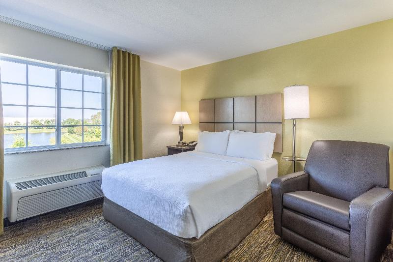 Candlewood Suites Aurora-Naperville By IHG image