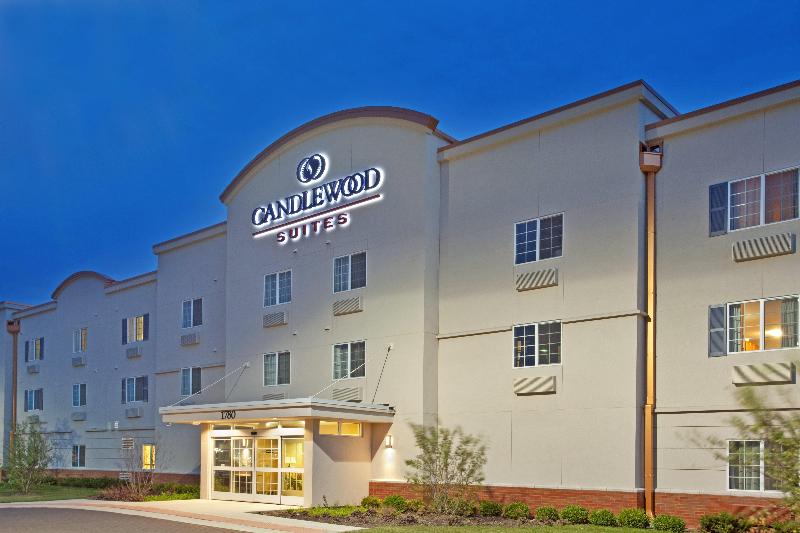 Candlewood Suites Elgin NW Chicago - Image 1