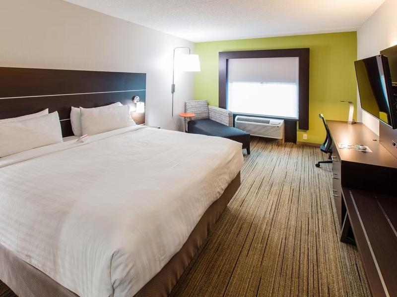 Holiday Inn Express & Suites Harriman By IHG image