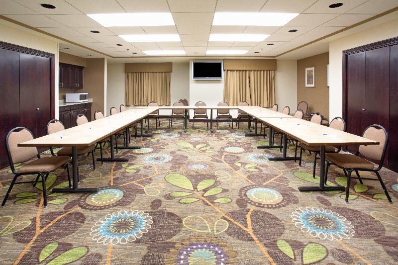 Holiday Inn Express & Suites Minot image