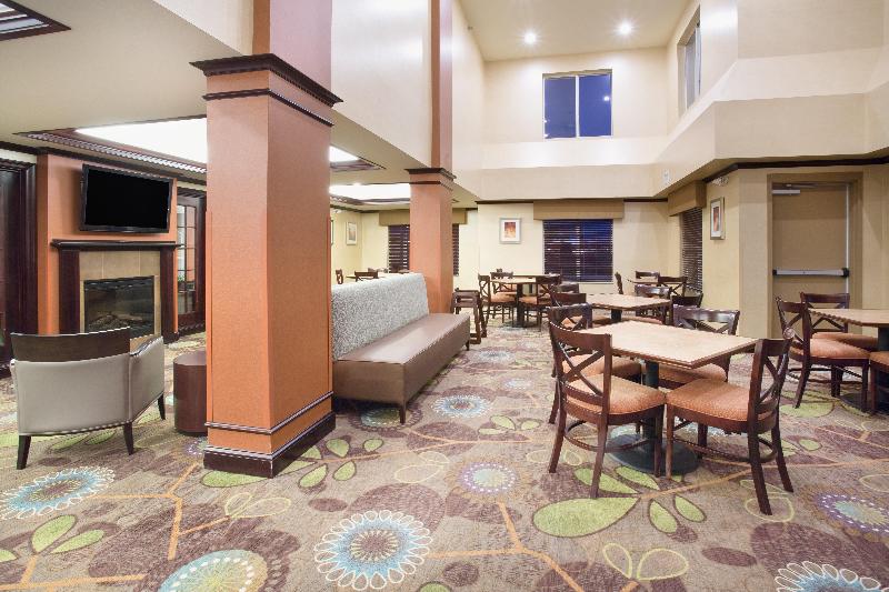 Holiday Inn Express & Suites Minot image