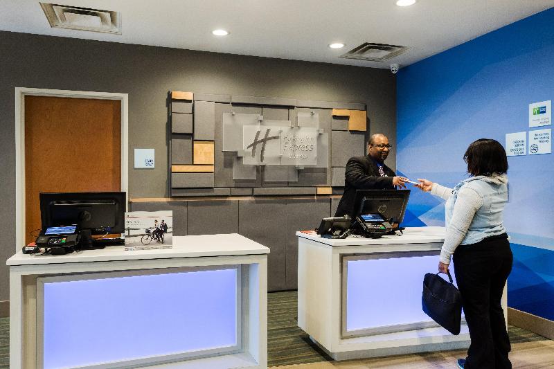 Holiday Inn Express and Suites Bremen image