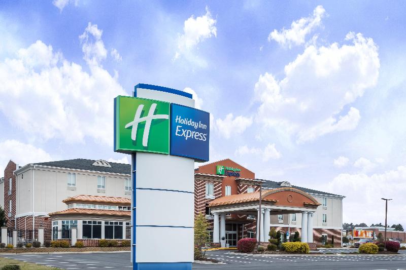 Holiday Inn Express and Suites Bremen image