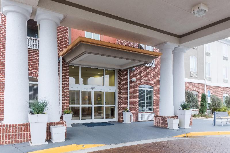Holiday Inn Express and Suites Bremen image