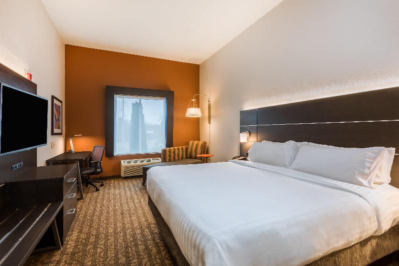 Holiday Inn Express and Suites Bremen image
