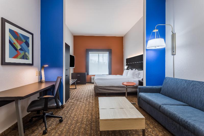 Holiday Inn Express and Suites Bremen image