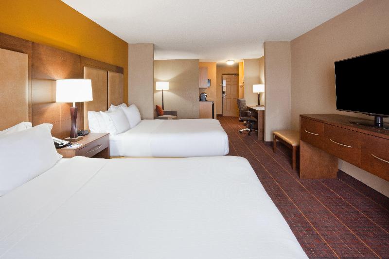Holiday Inn Express and Suites Brainerd Baxter image