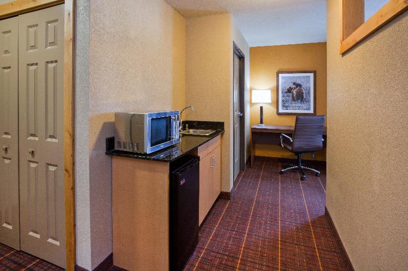 Holiday Inn Express and Suites Brainerd Baxter image