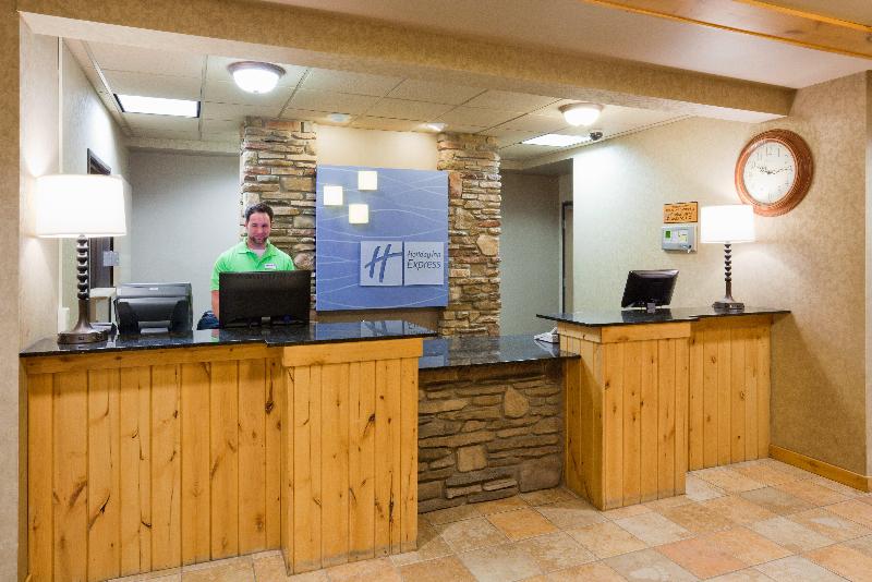 Holiday Inn Express and Suites Brainerd Baxter image