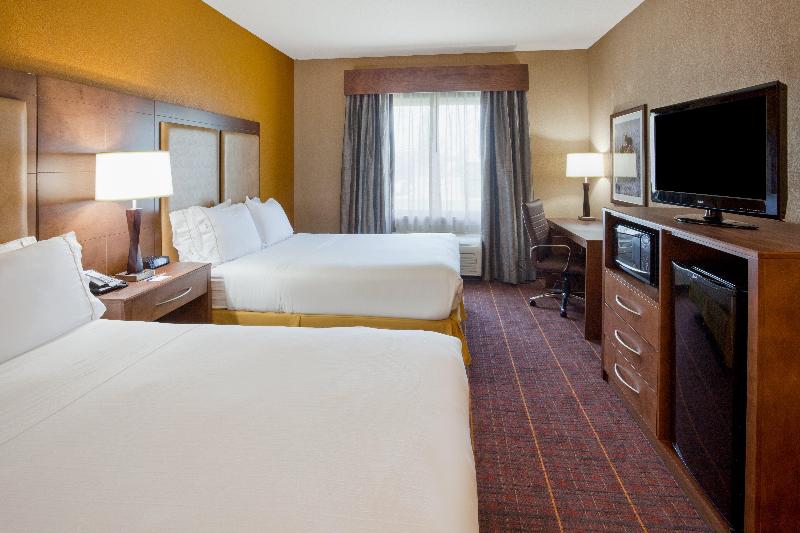 Holiday Inn Express and Suites Brainerd Baxter image