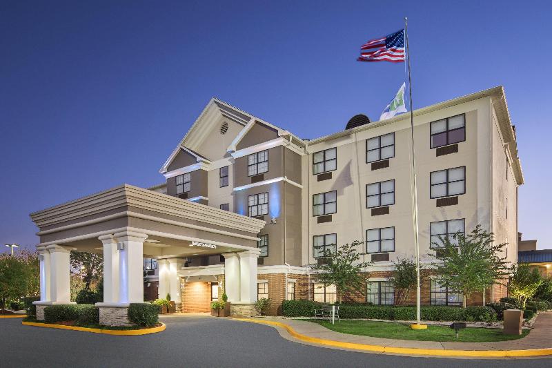 Holiday Inn Express and Suites Byron
