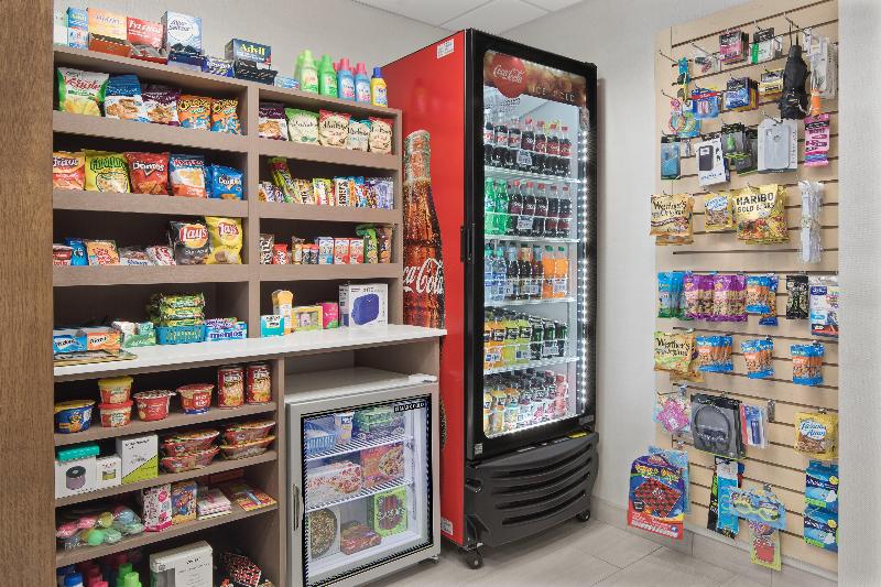 Holiday Inn Express and Suites Byron