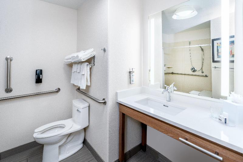 Candlewood Suites DENVER NORTHEAST - BRIGHTON - Image 4