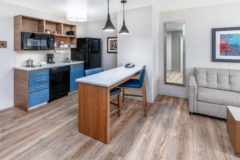 Candlewood Suites DENVER NORTHEAST - BRIGHTON - Image 10