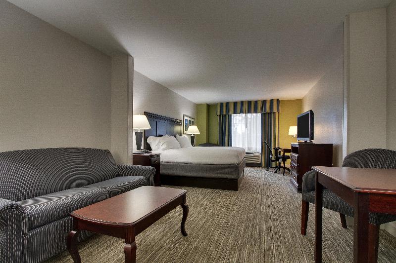 Holiday Inn Express Suites Middleboro Raynham IHG image