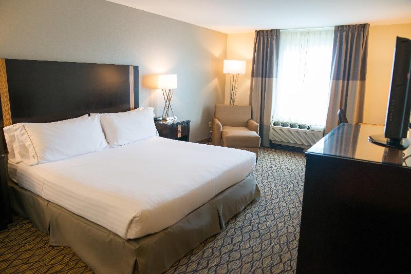Holiday Inn Express and Suites Chanhassen photo 20