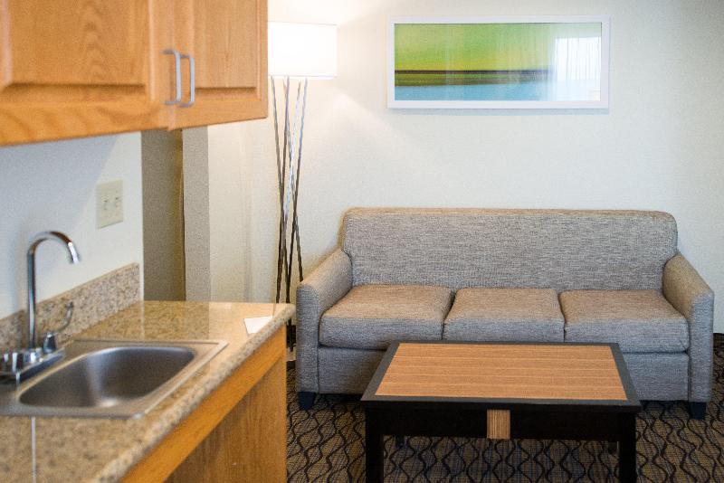 Holiday Inn Express and Suites Chanhassen image