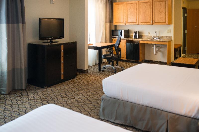 Holiday Inn Express and Suites Chanhassen image