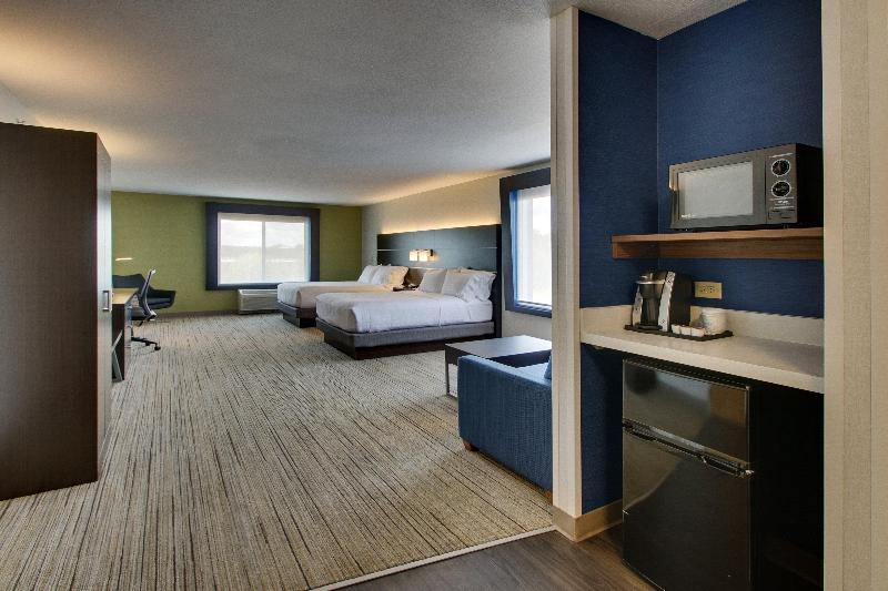 Holiday Inn Express and Suites Morris