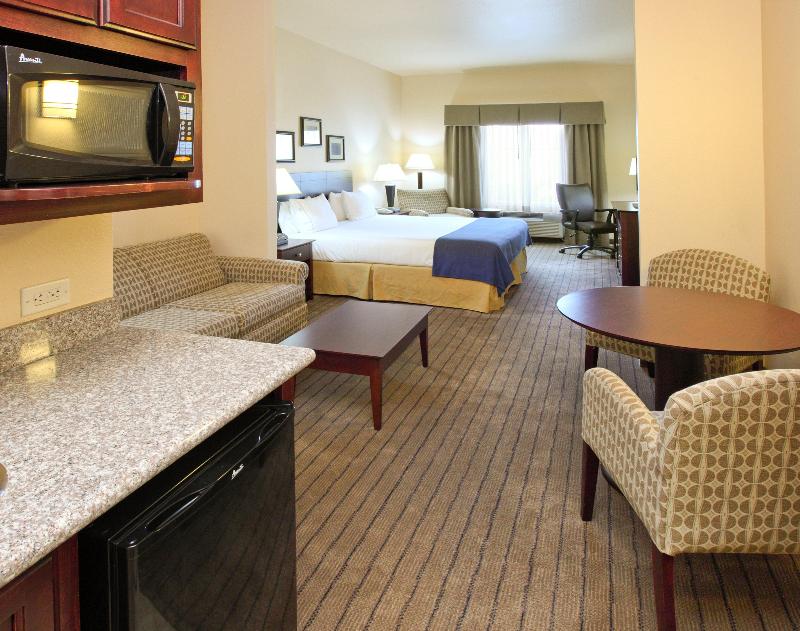 Holiday Inn Express & Suites Marshall By IHG photo 23