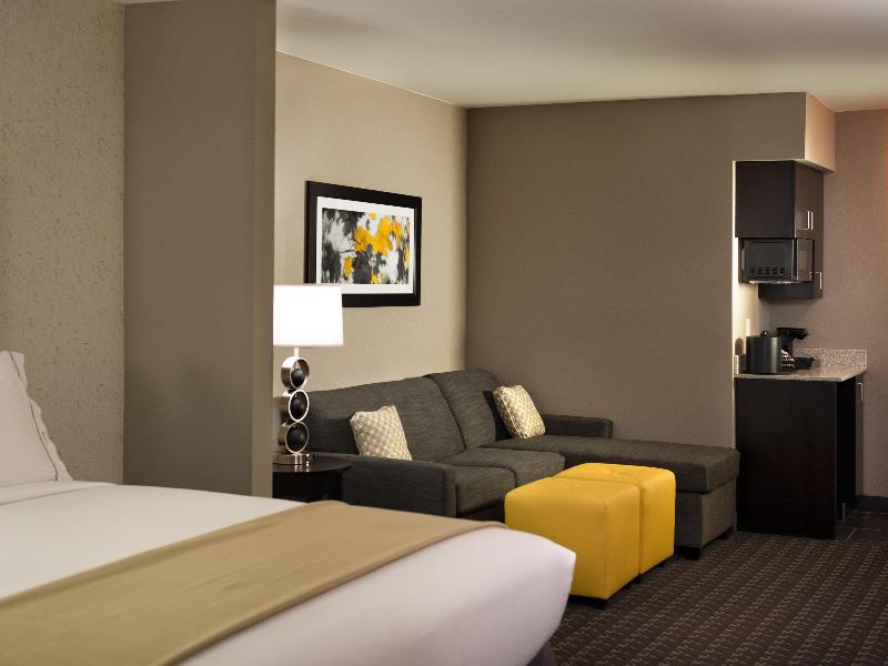Holiday Inn Express and Suites Madison Central image