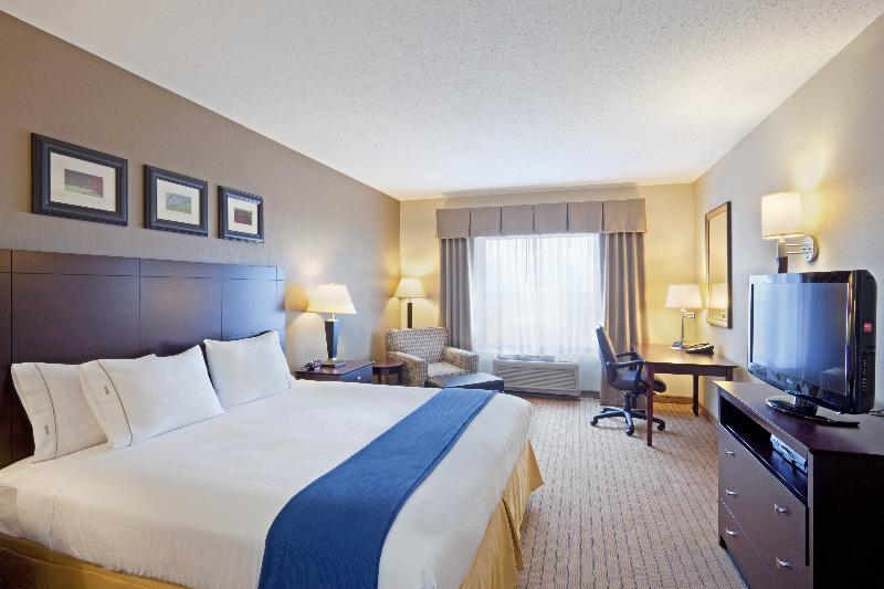 Holiday Inn Express and Suites Malone photo 8
