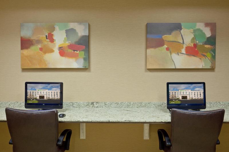 Holiday Inn Express and Suites Malone image