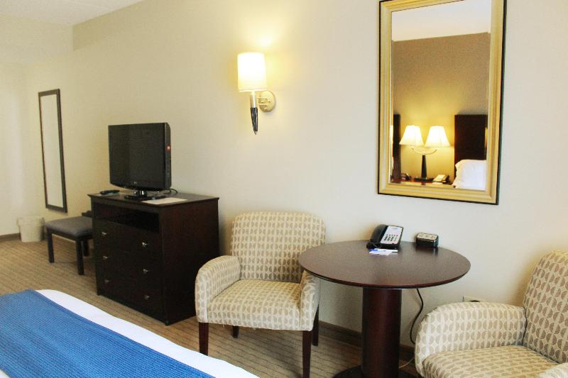 Holiday Inn Express and Suites Malone photo 9