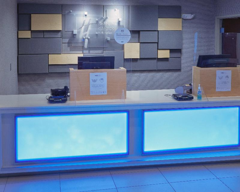 Holiday Inn Express and Suites Akron Regional Airp image