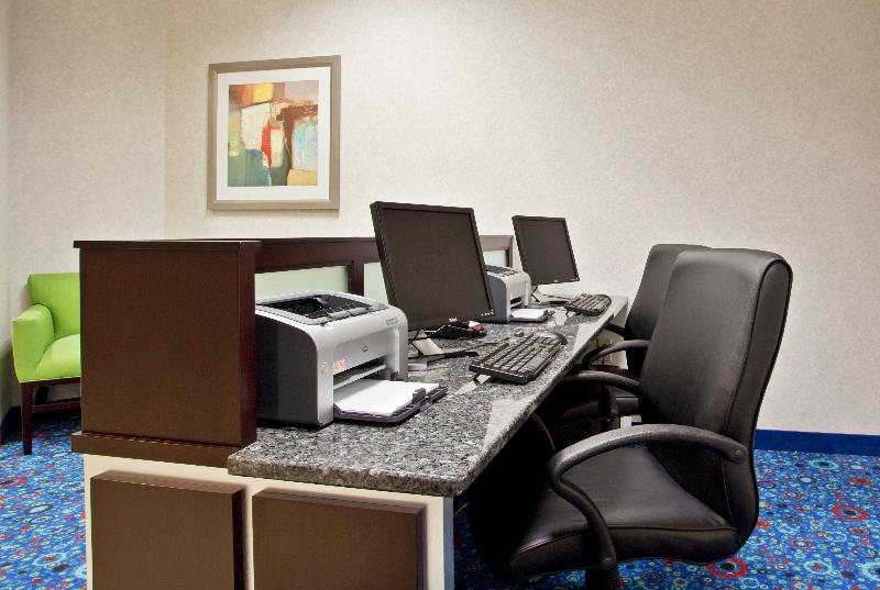 Holiday Inn Express and Suites Akron Regional Airp image